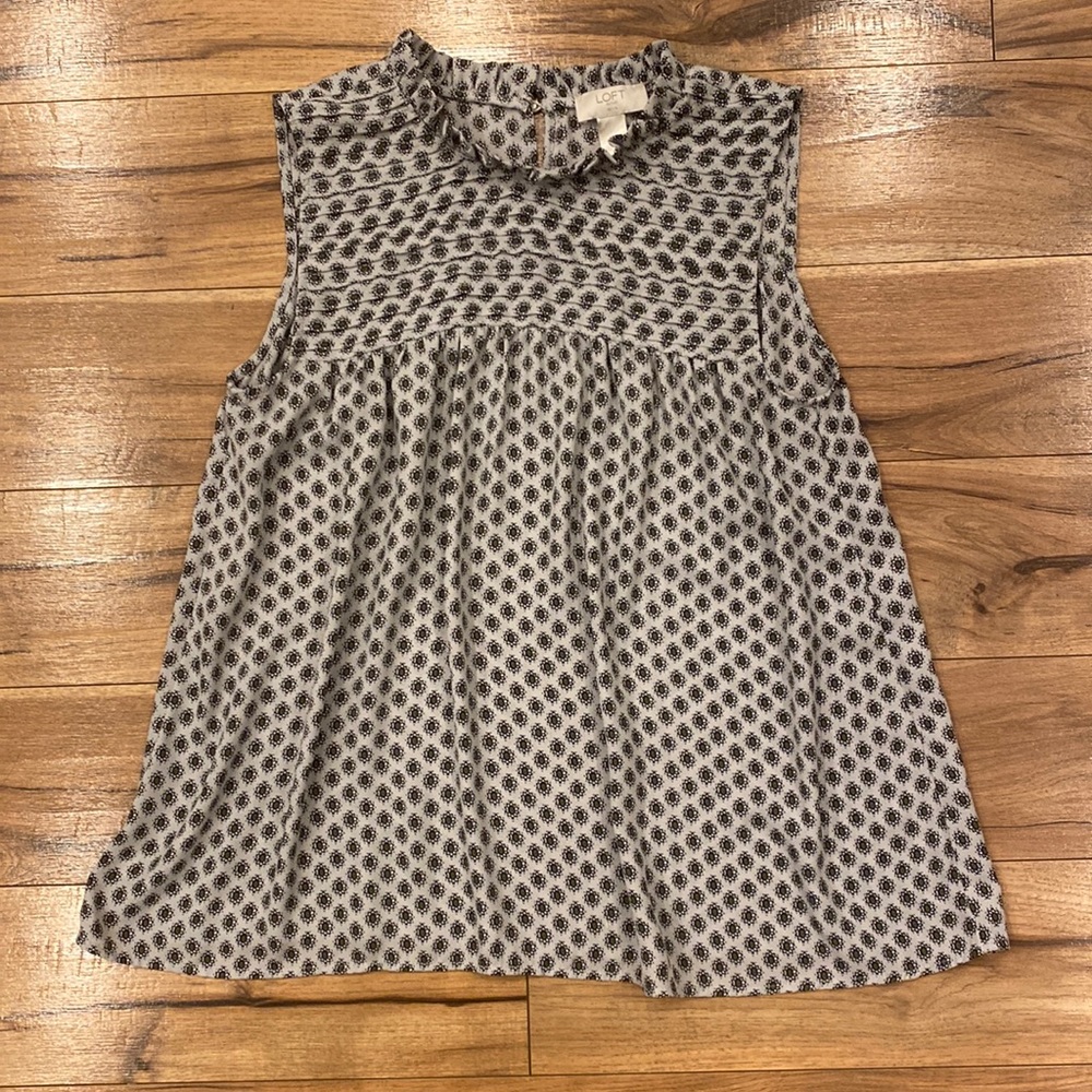 Loft sleeveless blouse size XS Petite